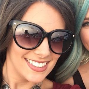 Meet your Posher, Courtney